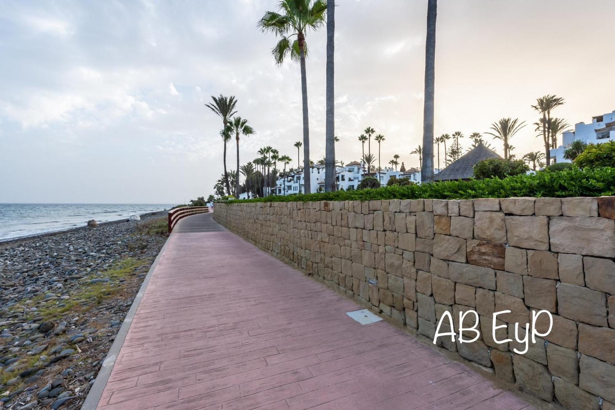אסטפונה Alcazaba Beach Apartment מראה חיצוני תמונה