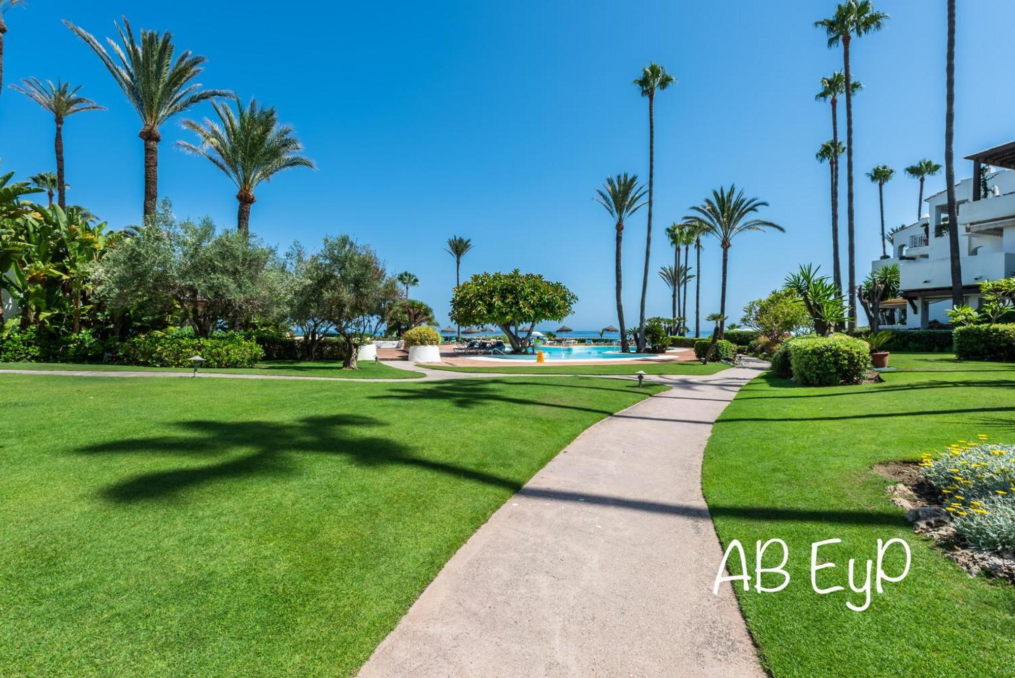 אסטפונה Alcazaba Beach Apartment מראה חיצוני תמונה