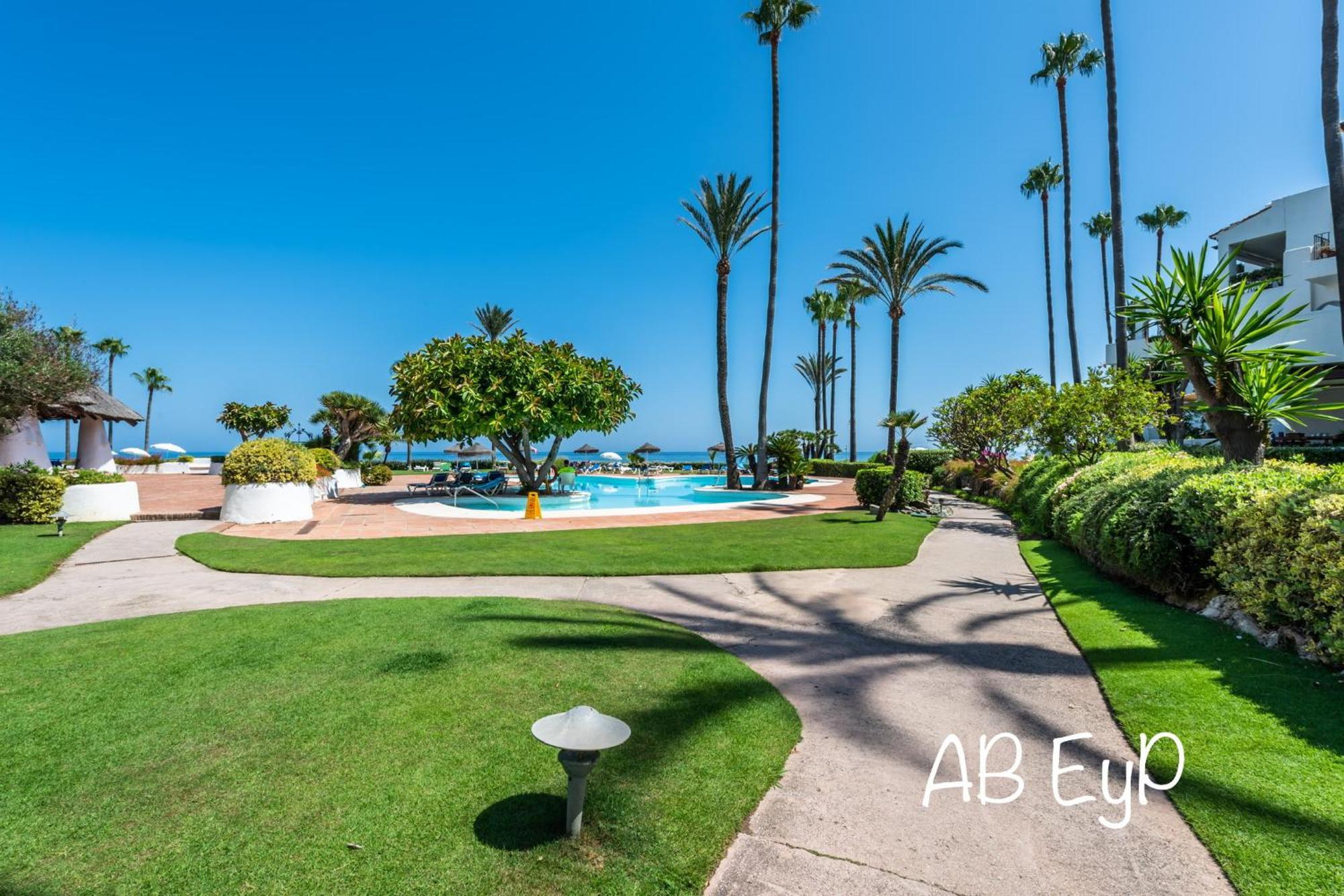 אסטפונה Alcazaba Beach Apartment מראה חיצוני תמונה