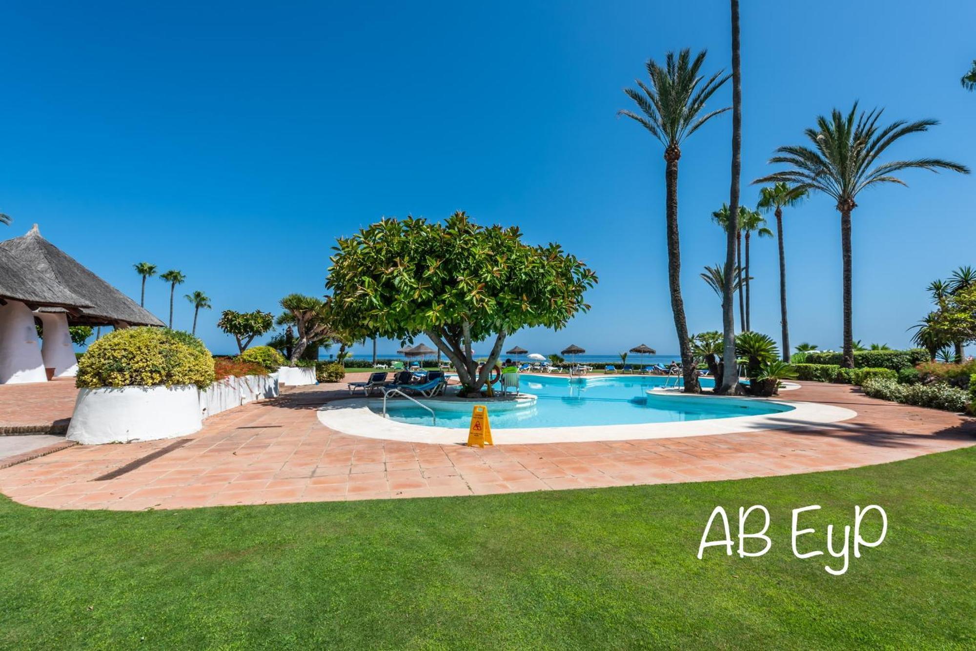 אסטפונה Alcazaba Beach Apartment מראה חיצוני תמונה